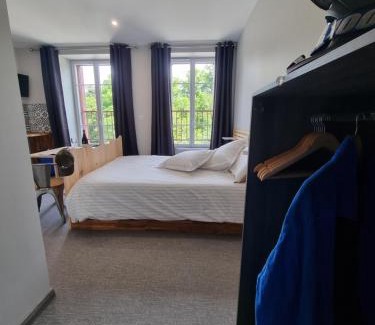 Hauterives Apartment | La Maison Lourégo BLEUET