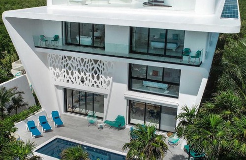 Tulsayab Villa | La Maison Manati, beachfront, infinity pool, cooking service included