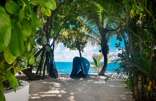 Tulsayab Villa | La Maison Manati, beachfront, infinity pool, cooking service included