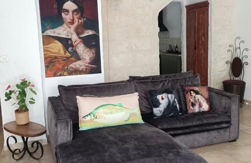 Aigues-Mortes Medieval City House | La Maison Perrin
