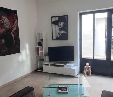 Aigues-Mortes Medieval City House | La Maison Perrin