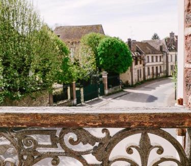 Villiers-Saint-Benoit House | La Maison Pieuse