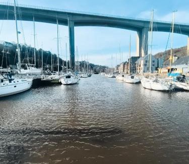 Plerin House | La Maison Rouge sur le port à proximité de toutes commodités 2 personnes