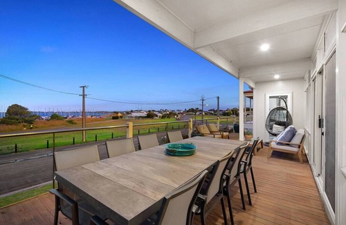 Goolwa South House | "La Maison Tranquille" Deluxe Riverfront Retreat