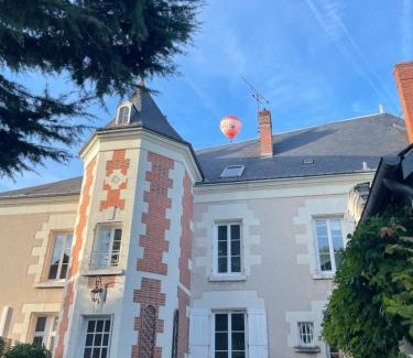 Veuzain-sur-Loire Bed & Breakfast | La Maison Voyage Bed and Breakfast