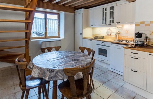 Chaudenay-le-Chateau House | La Maisonnette