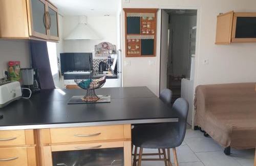 Avrille House | La Maisonnette