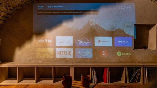Old Town House | La Maisonnette - Hypercentre - Movie Theater