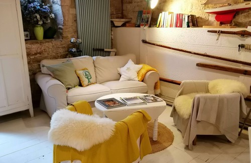 Reviers Bed & Breakfast | La Malposte Chambre Jaune Friesia