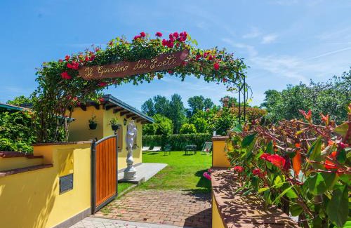 Vicopelago Apartment | La Mandolata dei Poeti Apartaments