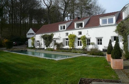 Ohain House | La Marache