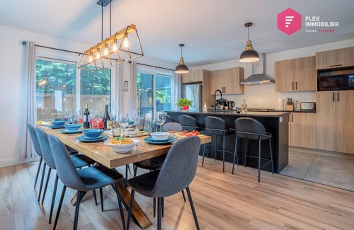 Pont-Rouge Ski Chalet | ⭐ La Marie-Clémentine de Portneuf 🍊 Private hot tub, Pool & Billard ⭐