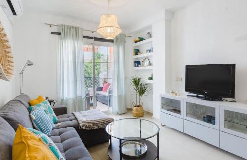 Torre de Benagalbon Apartment | La Marina II, luminoso apartamento junto a la playa