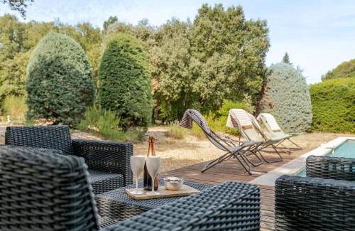 Bonnieux Villa | La Mathilde Bonnieux Villa with Pool and Private Tree-Top Adventure