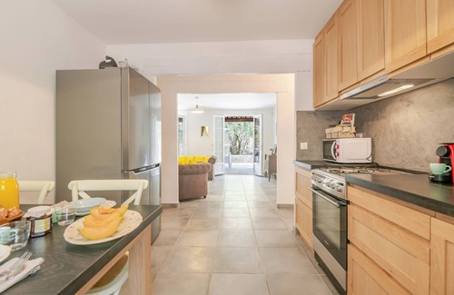 Bonnieux Villa | La Mathilde- Premium Pool Villa Private Tree-Top Adventure