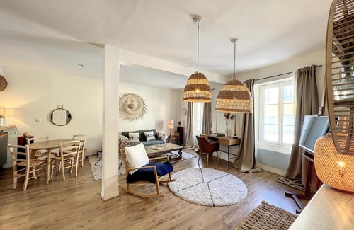 Menerbes Apartment | La Menerbienne, au coeur du village