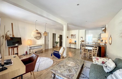 Menerbes Apartment | La Menerbienne, au coeur du village