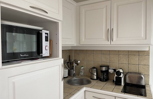 Villerville Apartment | La mer à Pied, au Coeur du Village, Beau 2 Pièces Rénové