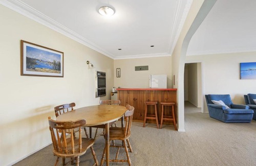 Crescent Head House | La Mer, 19 Dulconghi Street