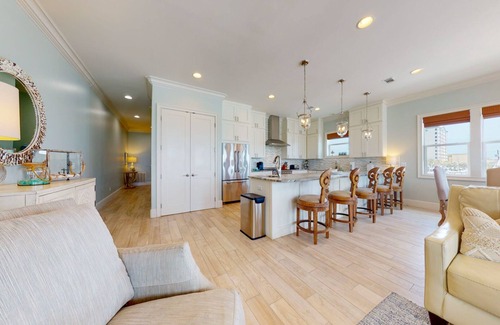 Fort Walton Beach - Destin House | La Mer - Spectacular Beachfront Luxury Home with Pool and Beach Service!