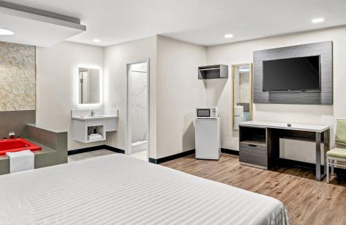 South Wrigley Hotel | La Mirage Inn - Long Beach