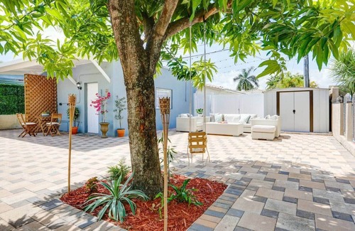 South Lake House | La Moderna: A Private Guesthouse