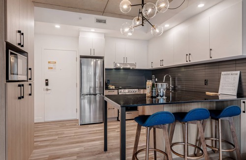 Vieux-Quebec-Cap-Blanc-colline Parlementaire Apartment | La Montmorency | BBQ & pool | Office & wifi