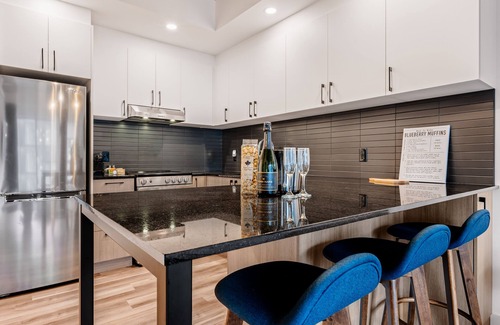 Vieux-Quebec-Cap-Blanc-colline Parlementaire Apartment | La Montmorency | BBQ & pool | Office & wifi