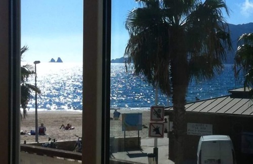 Les Sablettes Apartment | "La Murène" Seafront apartment