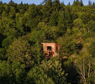 Chamelet Bed & Breakfast | La Muzetiere Cabane du crêt