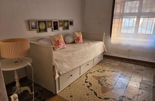 Nava de la Asuncion House | La Nava, casa de pueblo con patio y calefacción con chimenea