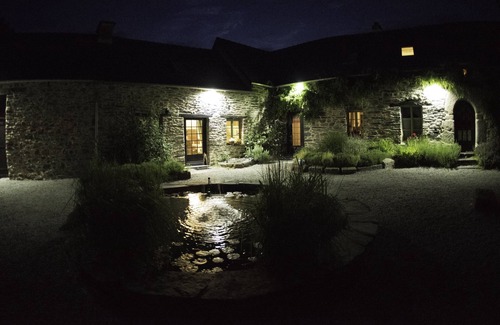 Saint-Mayeux House | La Noisette - Charming 17thC cottage. Shared pool. Low mobility access Sleeps 7