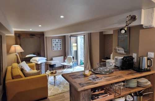 Honfleur Apartment | La P’tite Toile du Clocher|Terrace | City Centre | 2 Guests