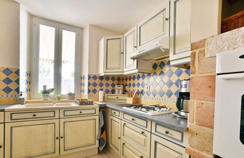 Rochegude Apartment | La Palette - Charmant appartement climatisé