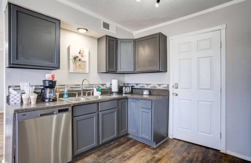 Lubbock House | La Palma Guesthouse - Near Texas Tech