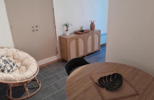 Dun-le-Palestel Apartment | La paloma