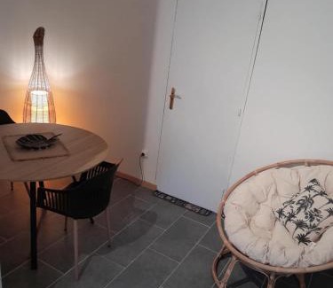 Dun-le-Palestel Apartment | La paloma