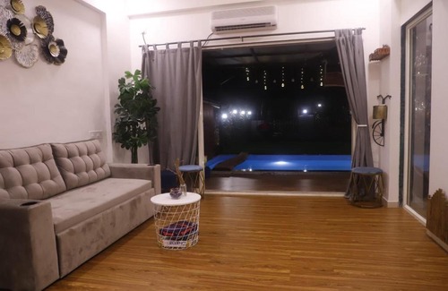 Karjat Villa | LA PARAISO Rustic Private pool villa