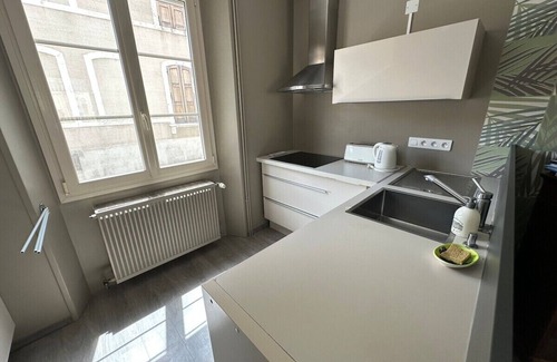 Chablis Apartment | La parenthèse-Apartment-Private Bathroom