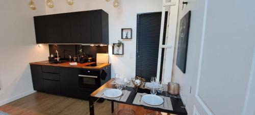 Fleurieu-sur-Saone Apartment | La Parenthèse, Rez de jardin indépendant, 4 étoiles