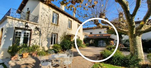Fleurieu-sur-Saone Apartment | La Parenthèse, Rez de jardin indépendant, 4 étoiles