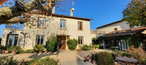 Fleurieu-sur-Saone Apartment | La Parenthèse, Rez de jardin indépendant, 4 étoiles