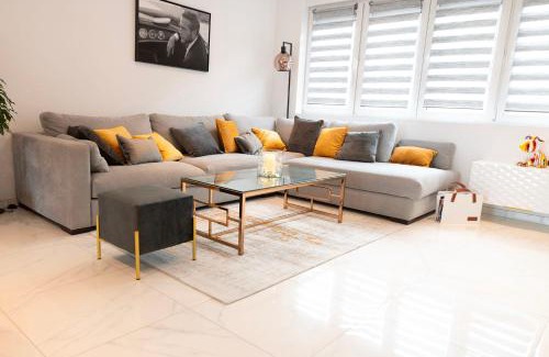 Tournai House | LA PARENTHESE