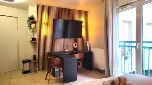 Palaiseau Apartment | La Parisienne - Spacieux studio avec parking privé