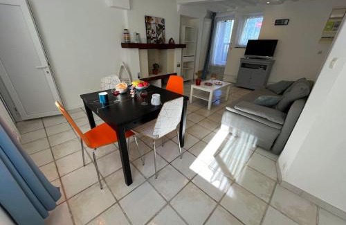 Luc-sur-Mer Apartment | La Passerelle - Terrace and balcony with sea view
