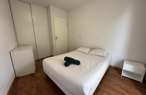 Pin - Vert Galant Apartment | La Pause des 24H - 4pers - WiFi - Rêve au Mans