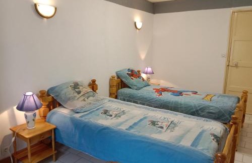 Saint-Christophe-en-Bazelle House | La petite maison des villages