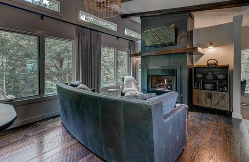 Cashes Valley House | La Pequena Pecos
