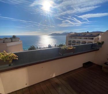 Cannes La Bocca Apartment | La Perla del Mare