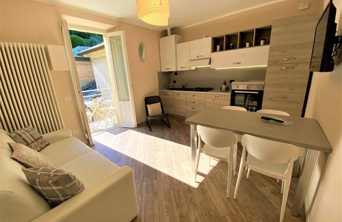 Bellagio Apartment | La Perla New & stylish apartment with balcony Bellagio centre